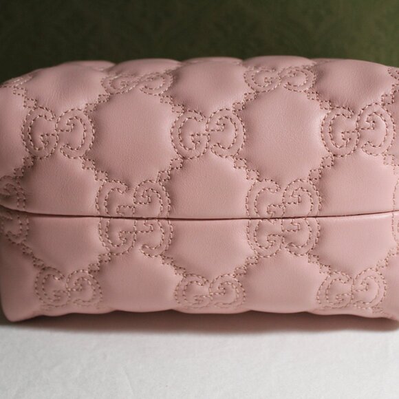 NWT Gucci Matelasse Beauty Cosmetic Case Toiletry Bag GG Embossed Zip Top 726047 - Picture 5 of 10